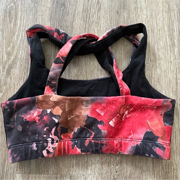 ❗️5/$20❗️Body Language Patterned Twist Strap Sports Bra - Picture 5 of 7